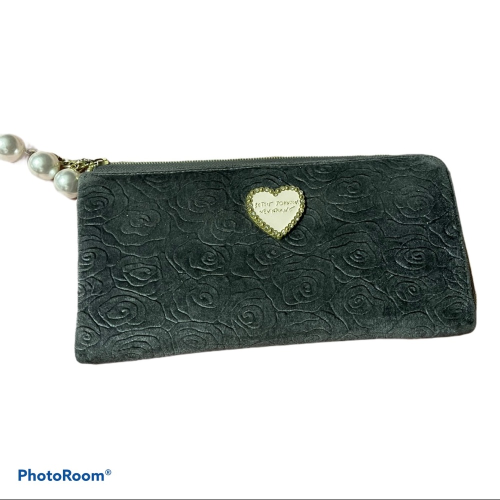 BETSEY JOHNSON WALLET